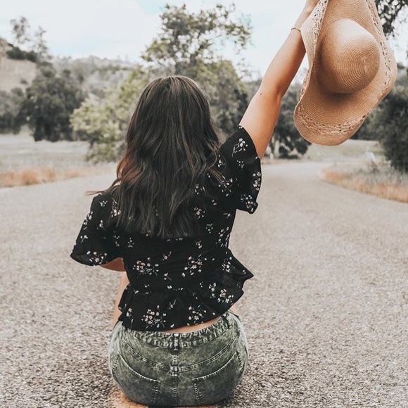 NWT LUSH tie crop blouse - Picture 3 of 6